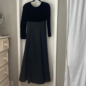 Euc Vintage Velour & Crepe Formal Dress.